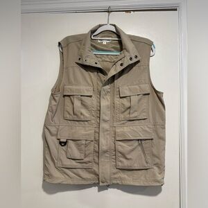 TravelSmith Mens Sz:M Tan khaki Vest Hunting Fishing Tactile Pockets Lined